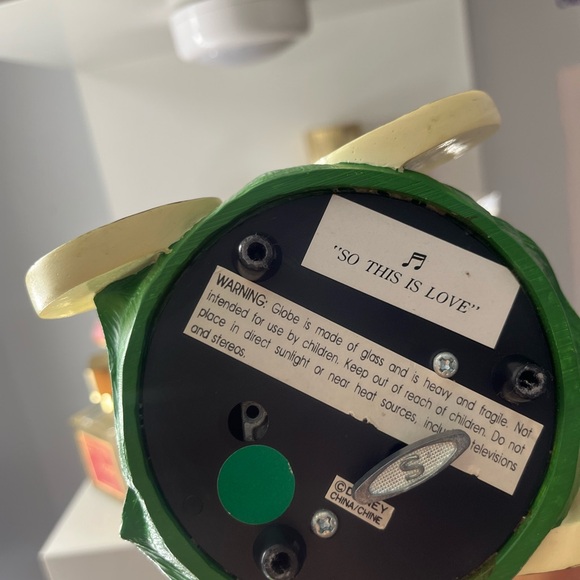 vintage disney cinderella snow globe - Picture 4 of 4